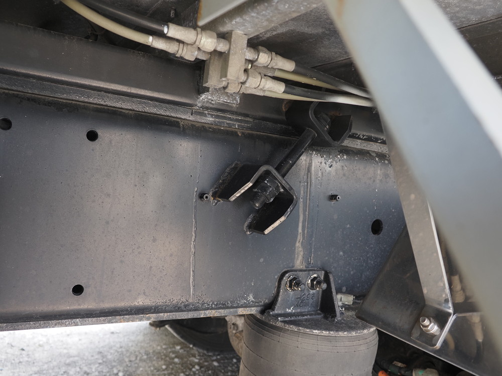 いすゞ ギガ ウイング車 大型 LKG-CYJ77AA 年式 H23[写真48]