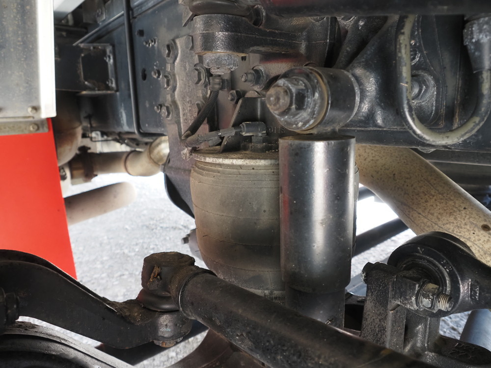 いすゞ ギガ ウイング車 大型 LKG-CYJ77AA 年式 H23[写真42]