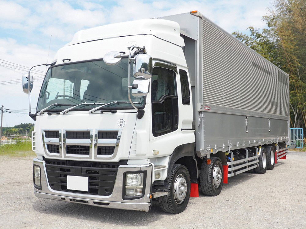 いすゞ ギガ ウイング車 大型 LKG-CYJ77AA 年式 H23[写真01]