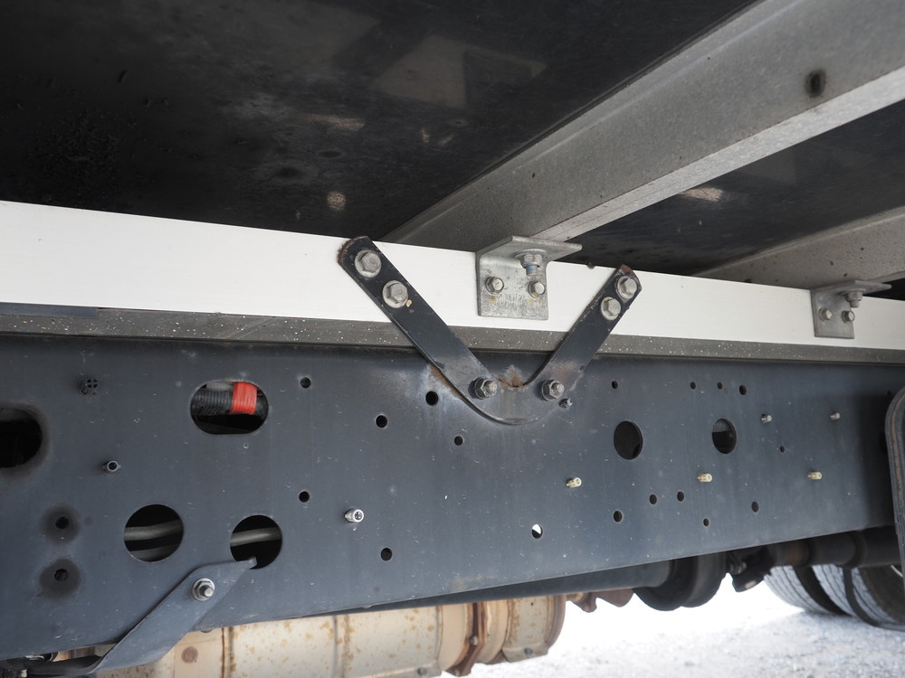 日野 レンジャープロ 冷凍バン 中型 TKG-FD7JKAA 年式 H27[写真18]