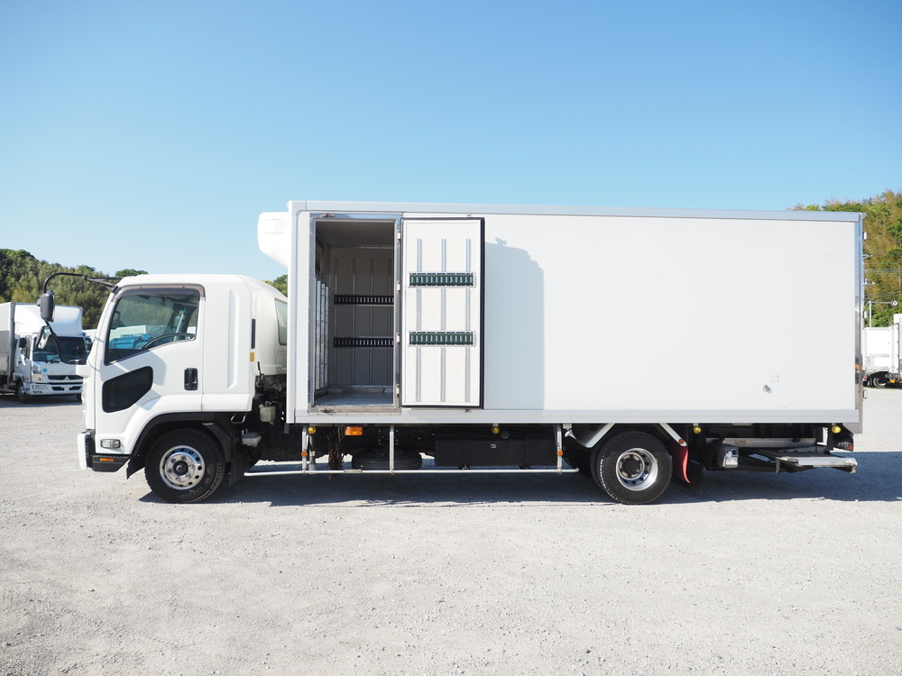 いすゞ フォワード 冷凍バン 中型 TKG-FRR90S2 年式 H30[写真10]