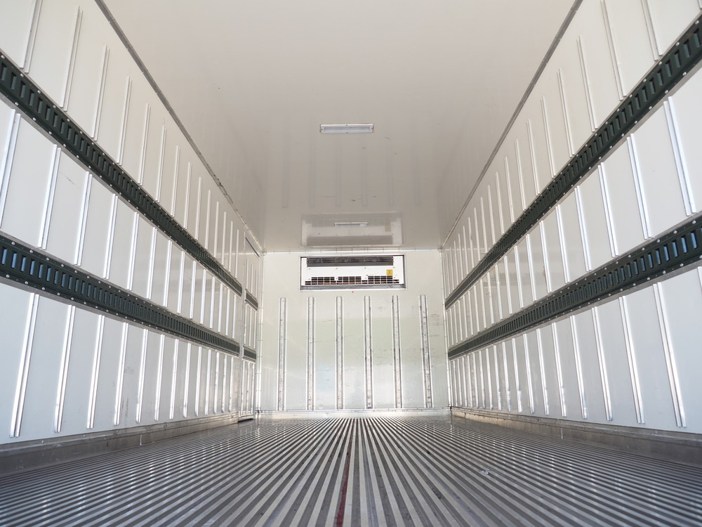 いすゞ フォワード 冷凍バン 中型 TKG-FRR90S2 年式 H30[写真13]