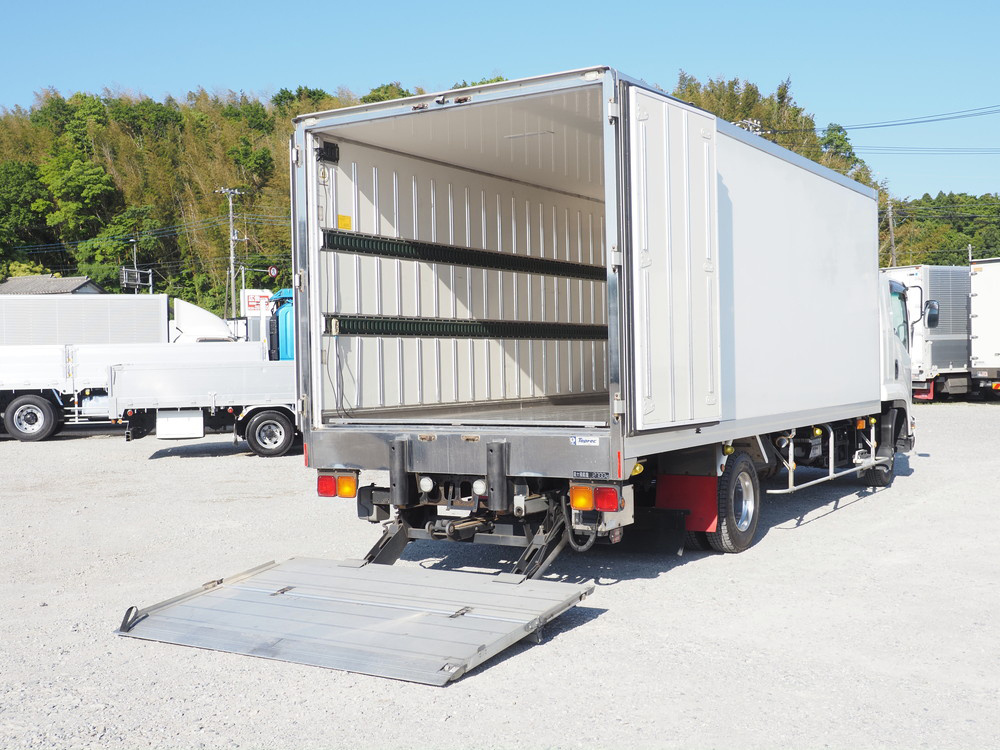 いすゞ フォワード 冷凍バン 中型 TKG-FRR90S2 年式 H30[写真16]