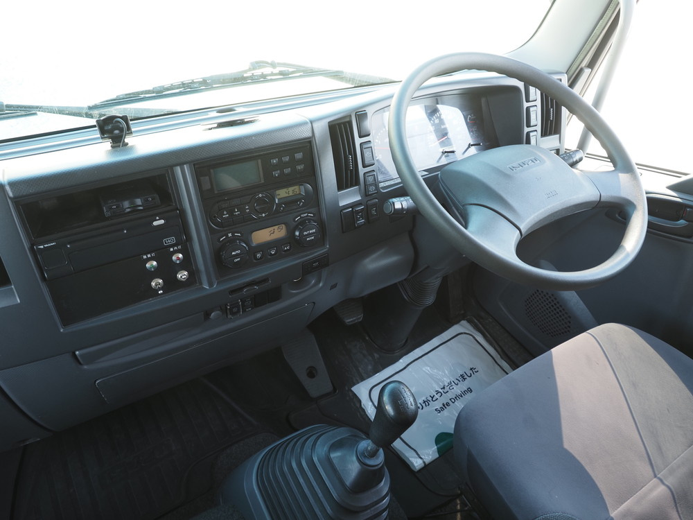 いすゞ フォワード 冷凍バン 中型 TKG-FRR90S2 年式 H30[写真23]