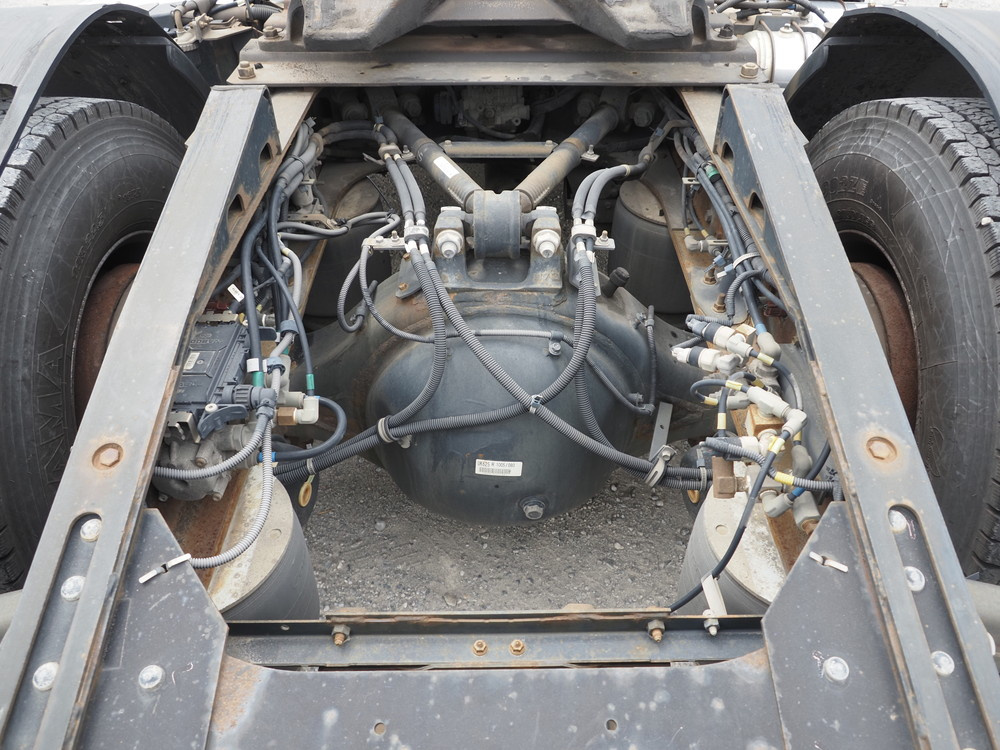 いすゞ ギガ トラクタ 大型 QKG-EXD52AD 年式 H26[写真35]