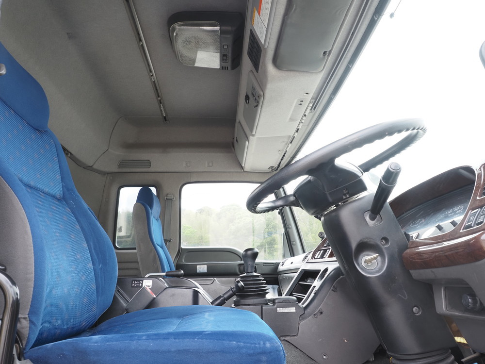 いすゞ ギガ トラクタ 大型 QKG-EXD52AD 年式 H26[写真21]