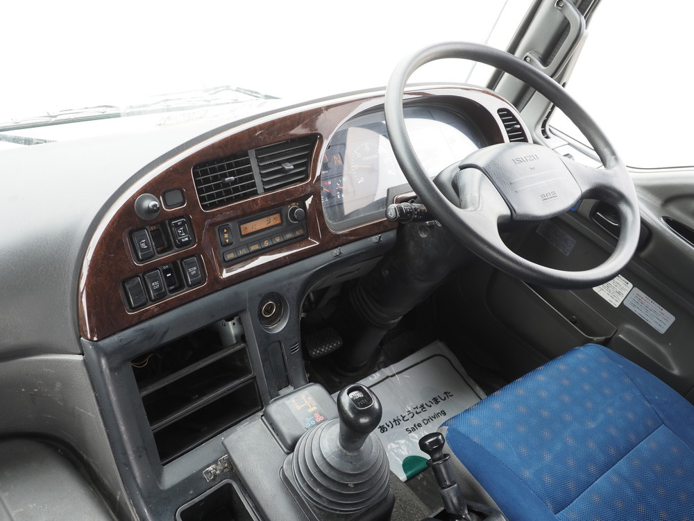 いすゞ ギガ トラクタ 大型 QKG-EXD52AD 年式 H26[写真23]