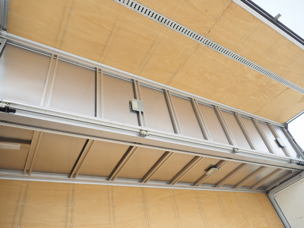 いすゞ フォワード ウイング車 中型 TKG-FRR90S2 年式 H28[写真17]