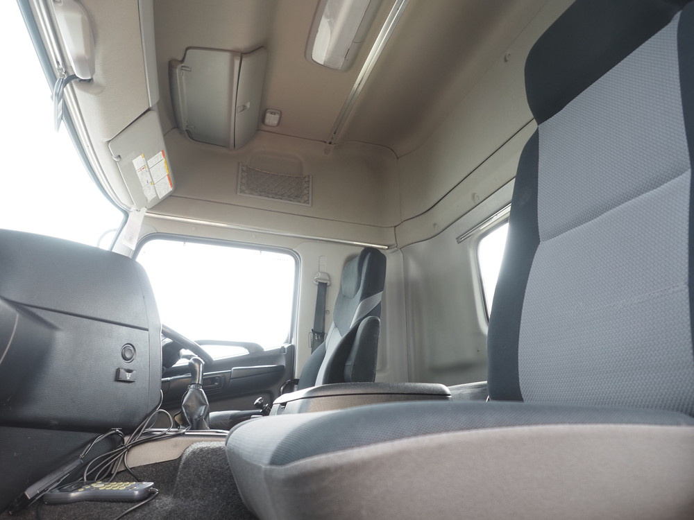 日野  トラクタ 大型 QPG-SH1EDDG 年式 H26[写真27]