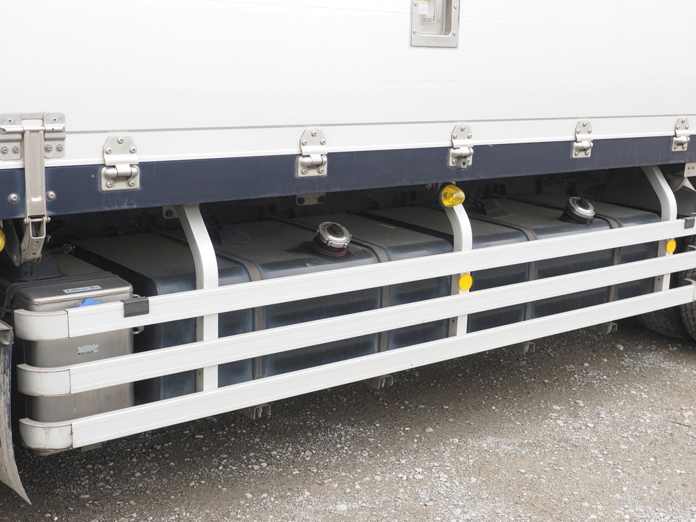 UDトラックス クオン 冷凍ウイング 大型 QKG-CG5ZA 年式 H27[写真16]