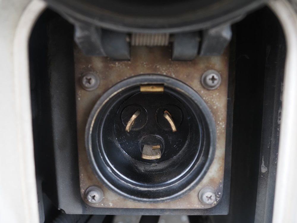 UDトラックス クオン 冷凍ウイング 大型 QKG-CG5ZA 年式 H27[写真20]