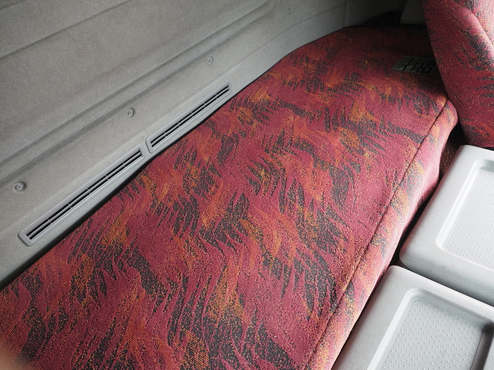 UDトラックス クオン 冷凍ウイング 大型 QKG-CG5ZA 年式 H27[写真31]