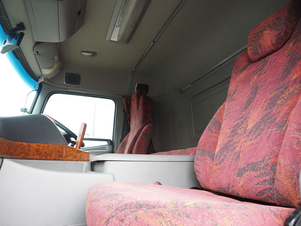 UDトラックス クオン 冷凍ウイング 大型 QKG-CG5ZA 年式 H27[写真33]