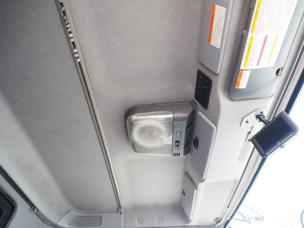 いすゞ ギガ ウイング車 大型 QKG-CYJ77A 年式 H27[写真38]