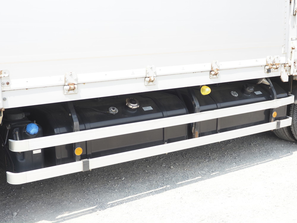 いすゞ ギガ ウイング車 大型 QKG-CYJ77A 年式 H27[写真17]
