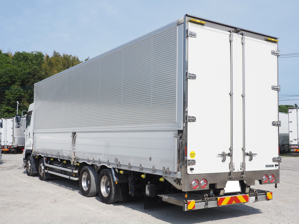 いすゞ ギガ ウイング車 大型 QKG-CYJ77B 年式 H29[写真07]