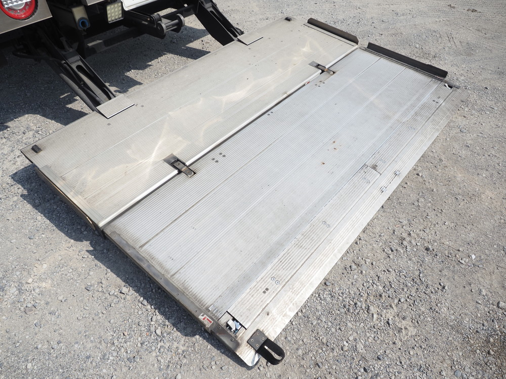 いすゞ ギガ ウイング車 大型 QKG-CYJ77B 年式 H29[写真33]