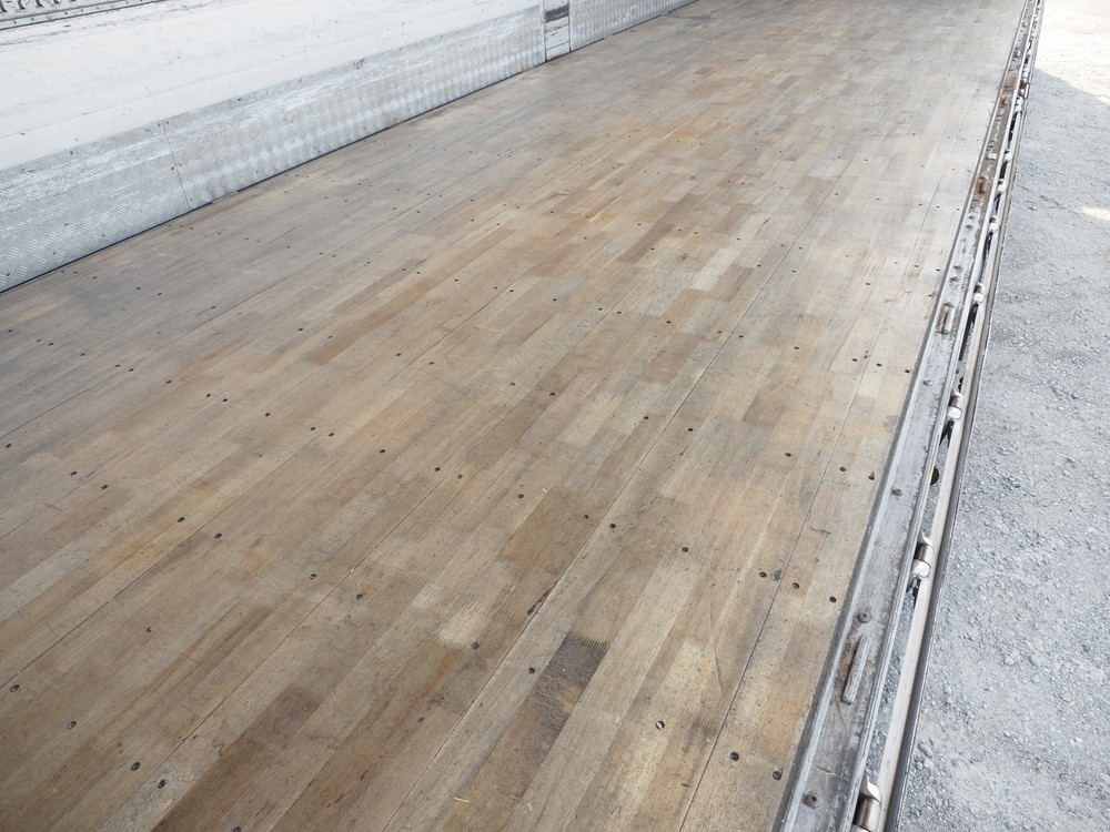 いすゞ ギガ ウイング車 大型 QKG-CYJ77B 年式 H29[写真24]