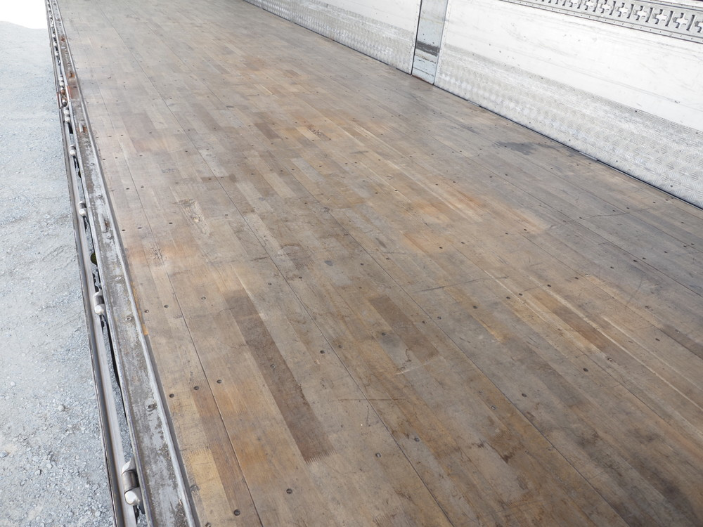 いすゞ ギガ ウイング車 大型 QKG-CYJ77B 年式 H29[写真25]