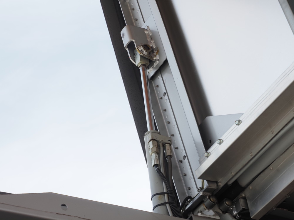 いすゞ エルフ ウイング車 小型 TKG-NPR85AN 年式 H24[写真10]