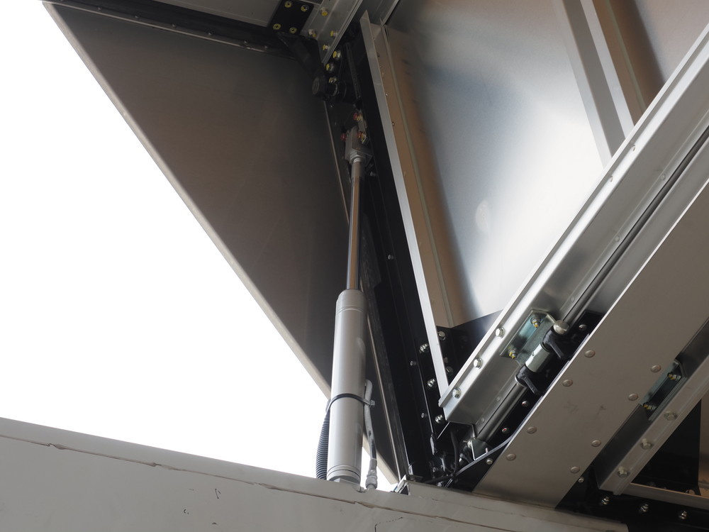 日野 プロフィア ウイング車 大型 2DG-FW1AHG 年式 R3[写真16]