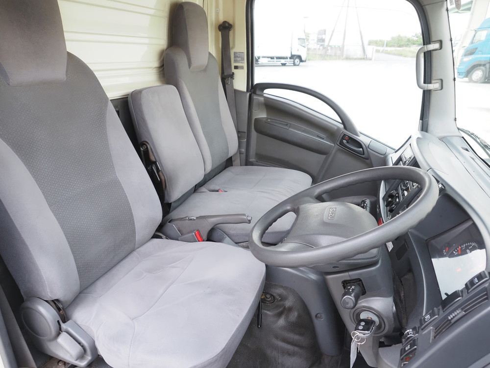 いすゞ エルフ バン車 小型 TPG-NMR85AN 年式 H27[写真19]