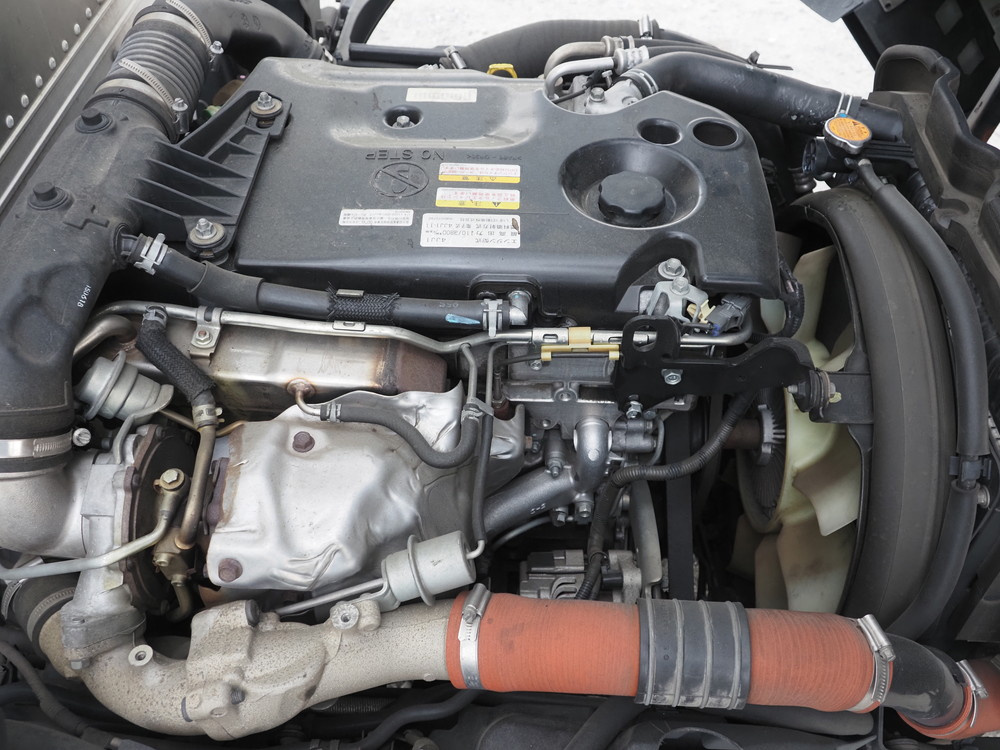 いすゞ エルフ バン車 小型 TPG-NMR85AN 年式 H27[写真30]