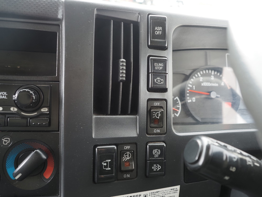 いすゞ エルフ バン車 小型 TKG-NPR85AN 年式 H25[写真24]