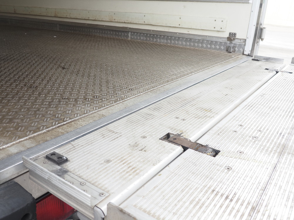 いすゞ エルフ 冷凍バン 小型 TPG-NPR85AN 年式 H28[写真19]