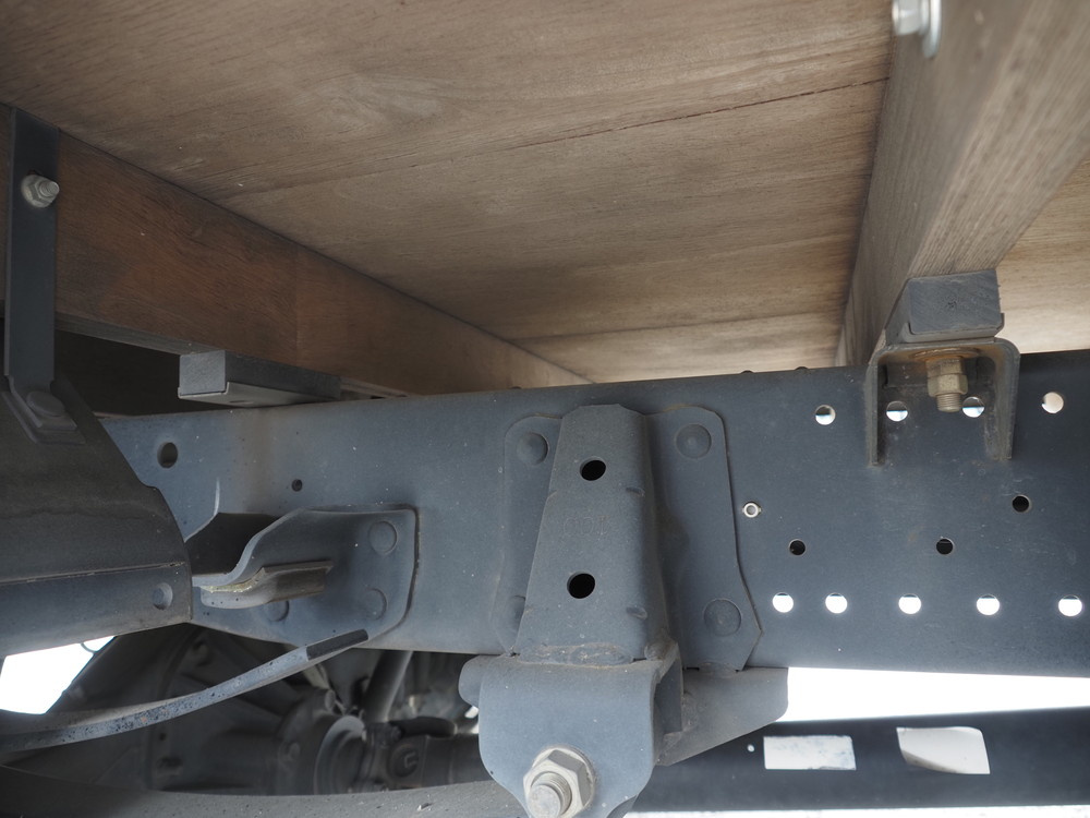 いすゞ エルフ 平ボディ 小型 TRG-NLR85AR 年式 H29[写真28]