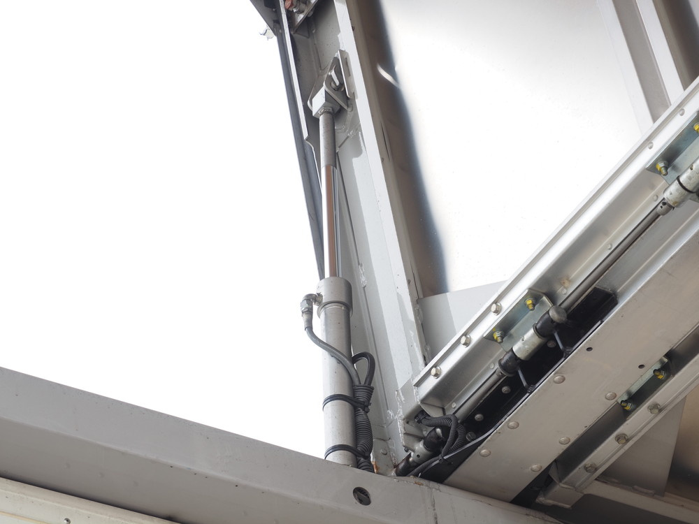 いすゞ フォワード ウイング車 中型 TKG-FRR90T2 年式 H27[写真11]