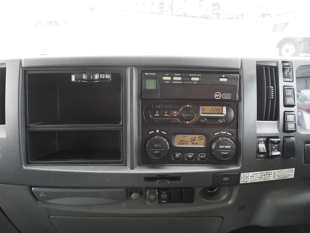 いすゞ フォワード ウイング車 中型 TKG-FRR90T2 年式 H27[写真27]