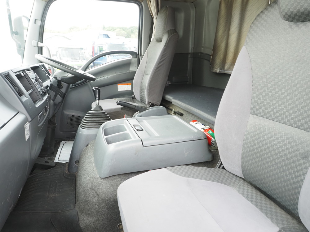 いすゞ フォワード ウイング車 中型 TKG-FRR90T2 年式 H27[写真31]