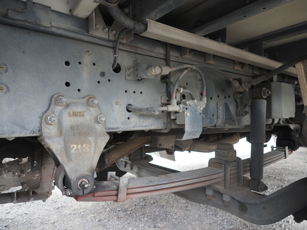 いすゞ ギガ ウイング車 大型 LKG-CYJ77A 年式 H24[写真44]