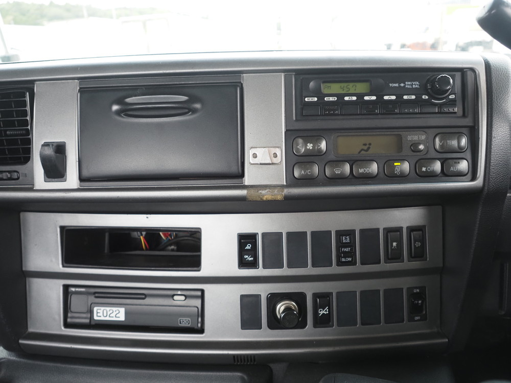 日野 プロフィア トラクタ 大型 QKG-SH1EDAG 年式 H26[写真23]