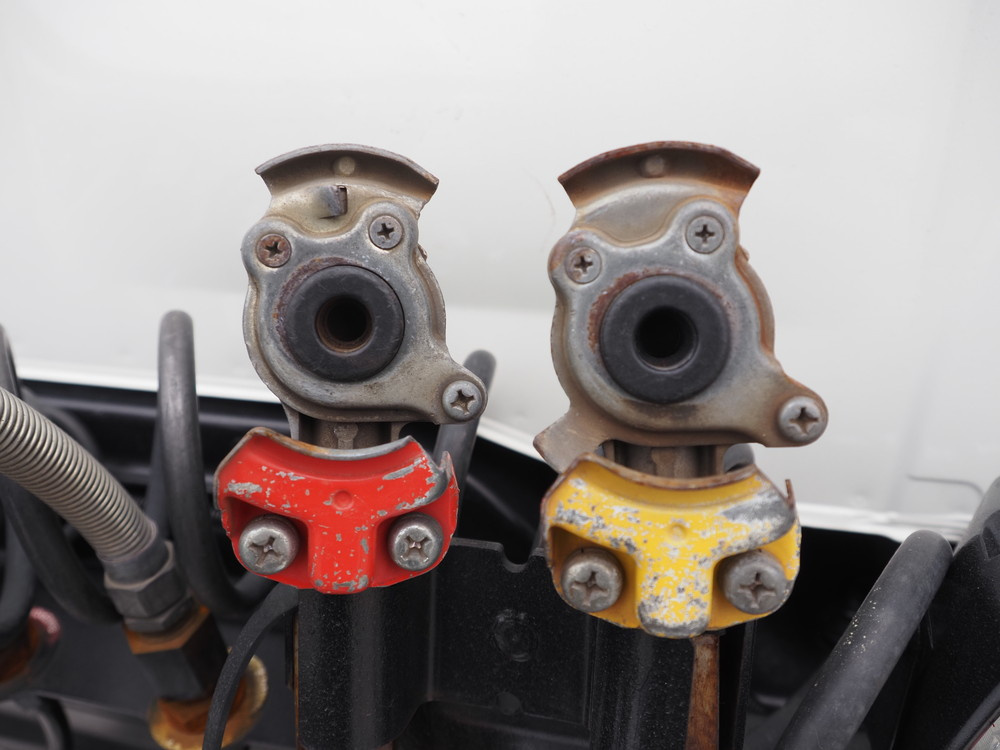 日野 プロフィア トラクタ 大型 QKG-SH1EDAG 年式 H26[写真16]