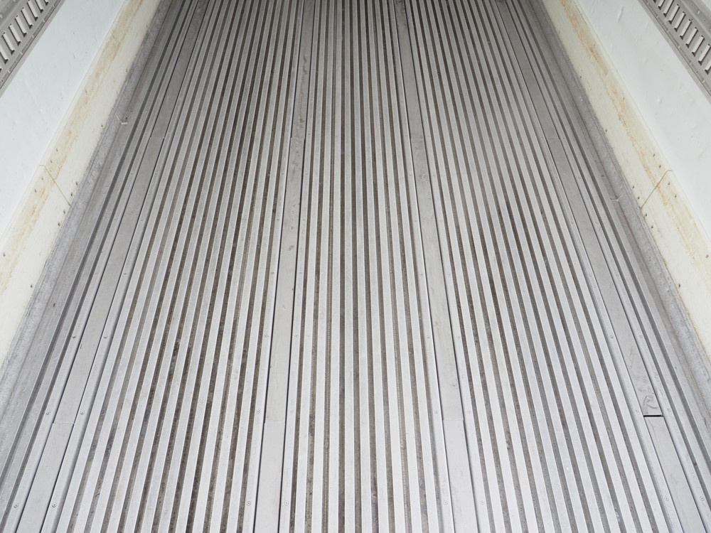 いすゞ フォワード 冷凍バン 中型 PKG-FRR90T2 年式 H22[写真20]