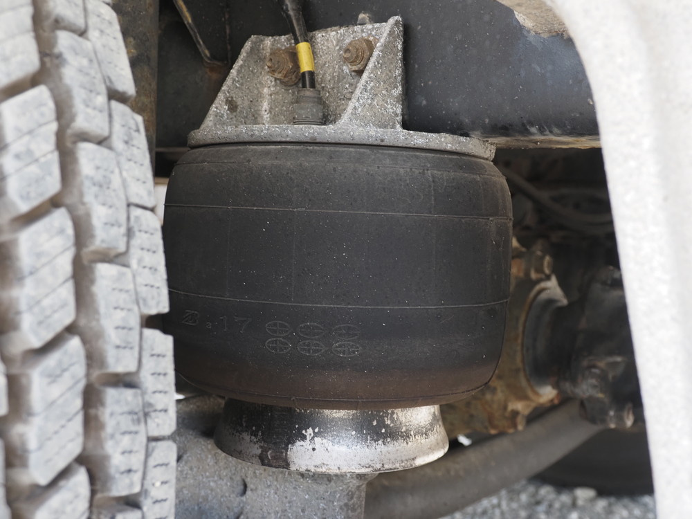 いすゞ フォワード 冷凍バン 中型 PKG-FRR90T2 年式 H22[写真33]