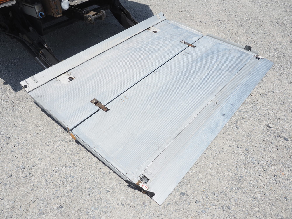 いすゞ フォワード 冷凍バン 中型 PKG-FRR90T2 年式 H22[写真22]