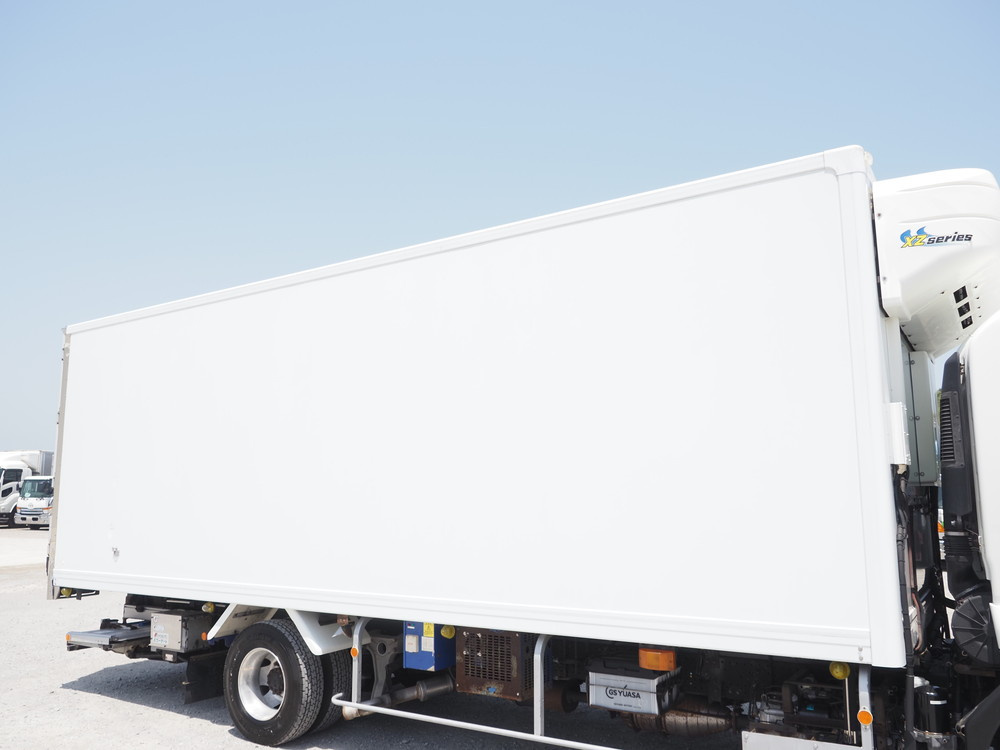 いすゞ フォワード 冷凍バン 中型 PKG-FRR90T2 年式 H22[写真11]