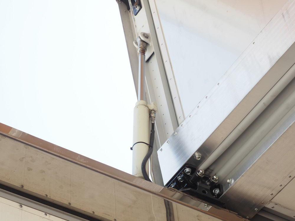 日野 プロフィア ウイング車 大型 2DG-FW1AHG 年式 R2[写真16]