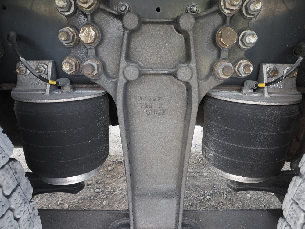 いすゞ ギガ ウイング車 大型 QKG-CYJ77B 年式 H28[写真40]