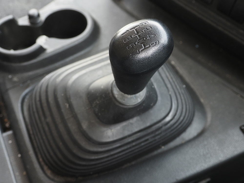 いすゞ ギガ ウイング車 大型 QKG-CYJ77B 年式 H28[写真33]