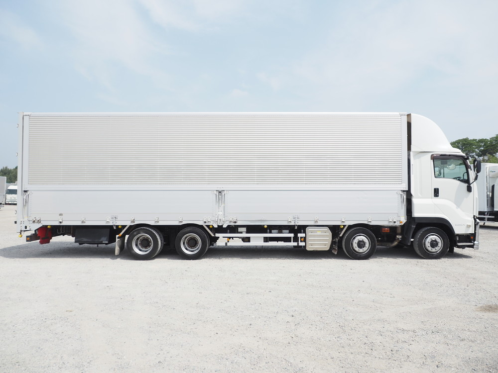 いすゞ ギガ ウイング車 大型 QKG-CYJ77B 年式 H28[写真08]
