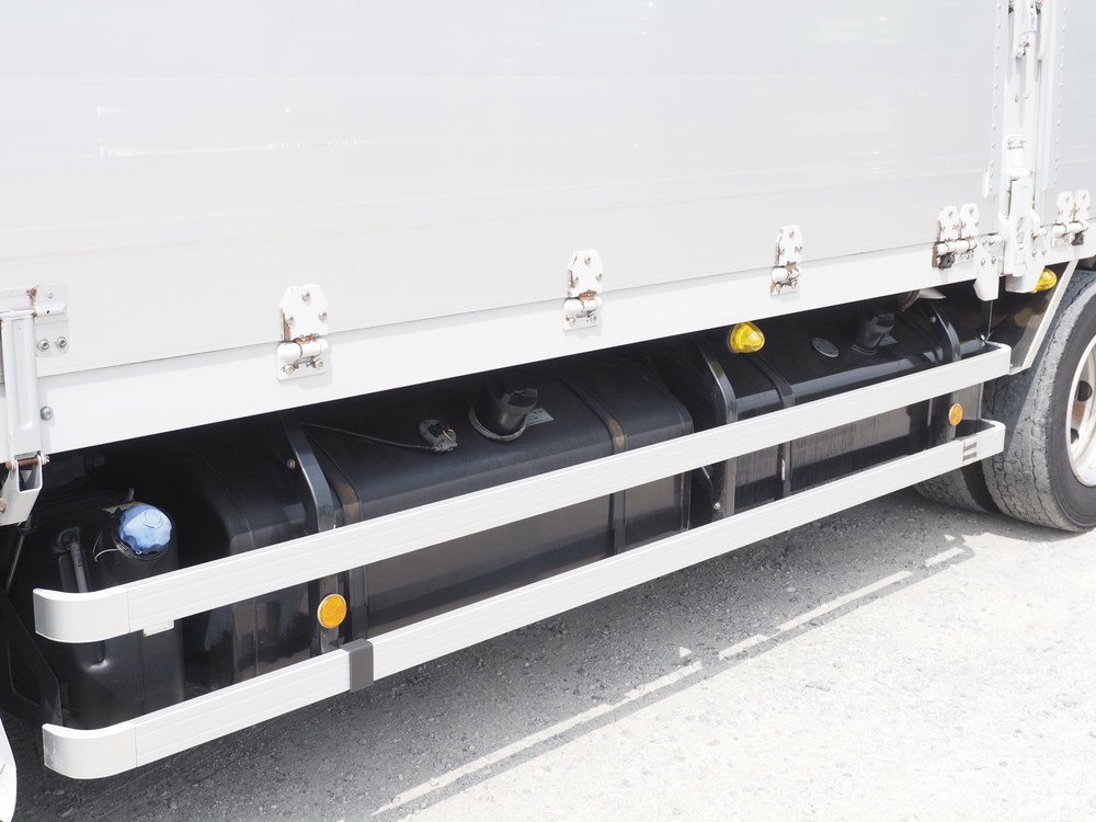 いすゞ ギガ ウイング車 大型 QKG-CYJ77B 年式 H28[写真10]