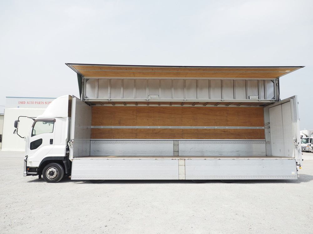 いすゞ ギガ ウイング車 大型 QKG-CYJ77B 年式 H28[写真16]