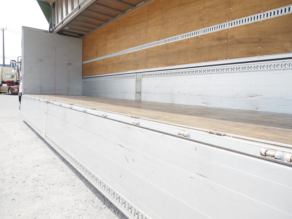 いすゞ ギガ ウイング車 大型 QKG-CYJ77B 年式 H28[写真19]