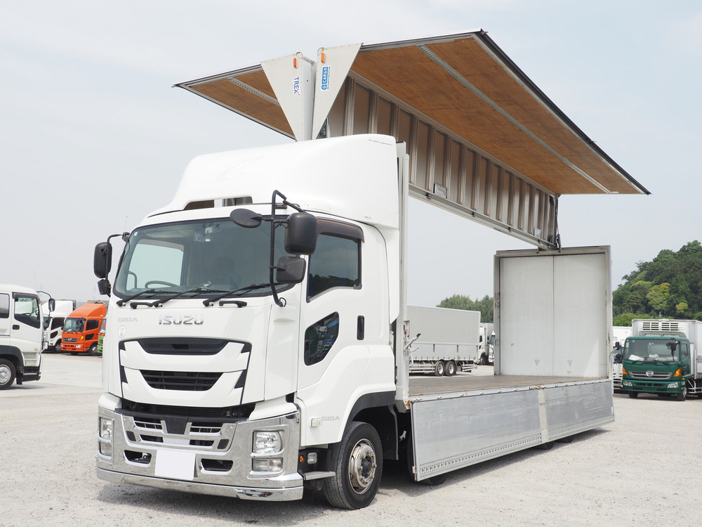 いすゞ ギガ ウイング車 大型 QKG-CYJ77B 年式 H28[写真02]