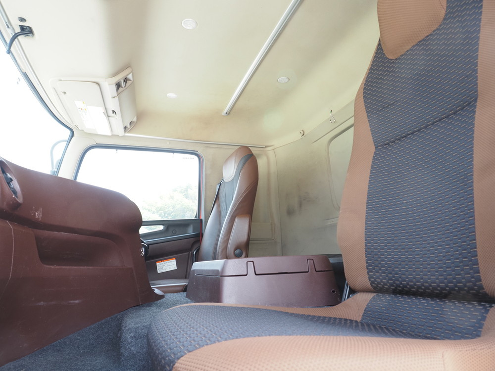 日野 プロフィア 平ボディ 大型 2DG-FW1AHJ 年式 H30[写真28]