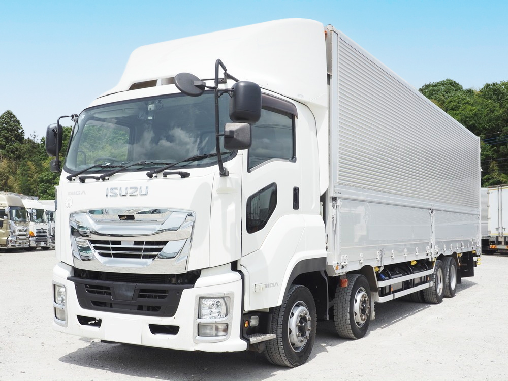 いすゞ ギガ ウイング車 大型 QKG-CYJ77B 年式 H28[写真01]